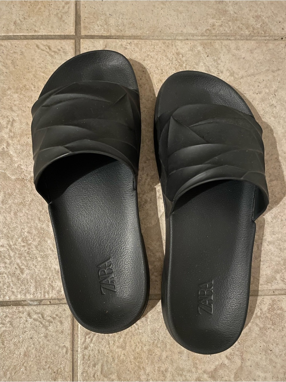 Zara Black Quilted-Texture Slide Sandals